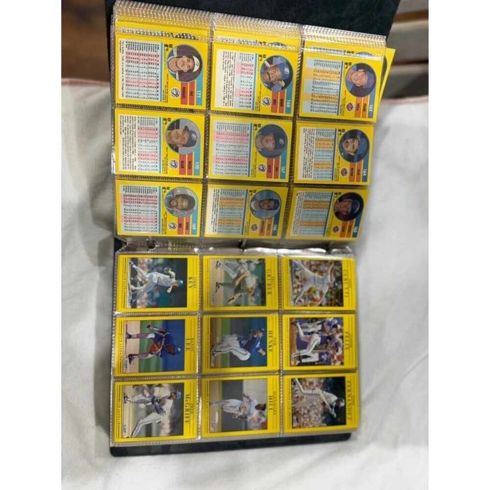 Fleer ’91 Sports Card Collection Binder – Baseball Cards - Picture 9 of 11